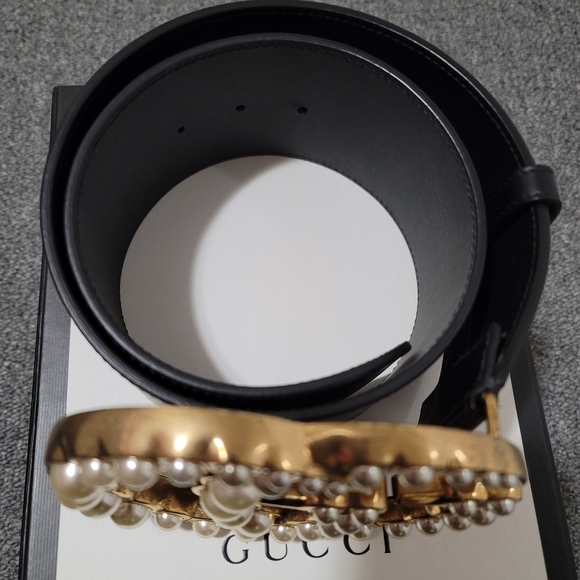 🌟Host pick🌟Authentic Gucci wide leather belt with Double G pearl - Picture 7 of 16